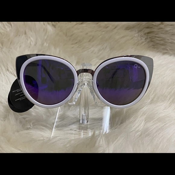 Quay Girly Talk Sunglasses - Picture 10 of 16